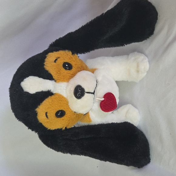 Hallmark Dog Basset Hound Beagle Floppy Long ear Heart collar Valentines - Picture 1 of 14
